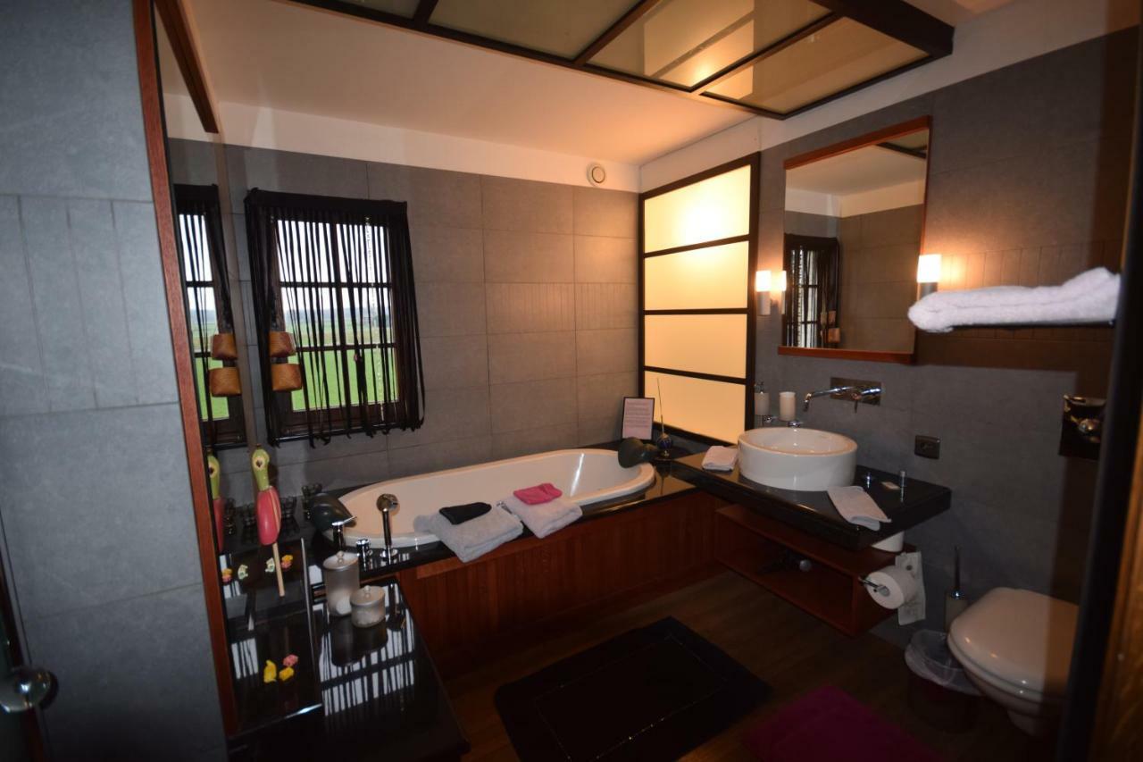 Le Chateau De Frankie Spas-Saunas Grand-Reng ภายนอก รูปภาพ